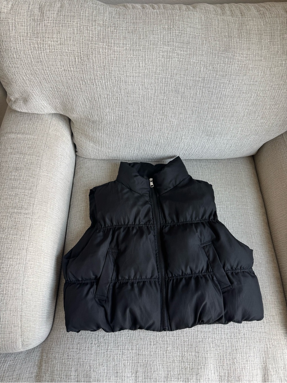 SHEIN Black Quilted Puffer Cropped Vest